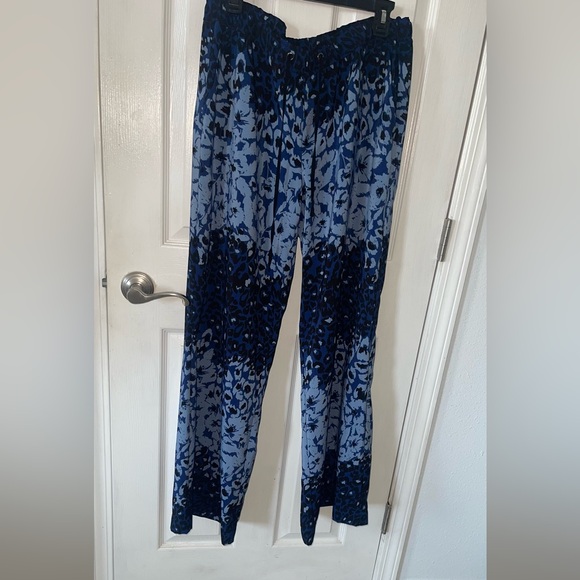 Jessica Simpson Wide Leg Pants Blues and black colors throughout in Size Large - Picture 8 of 14